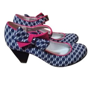 Ruby Shoo Mary Jane Bow Heels With Great Navy & White Pattern Size 39 (US 8)